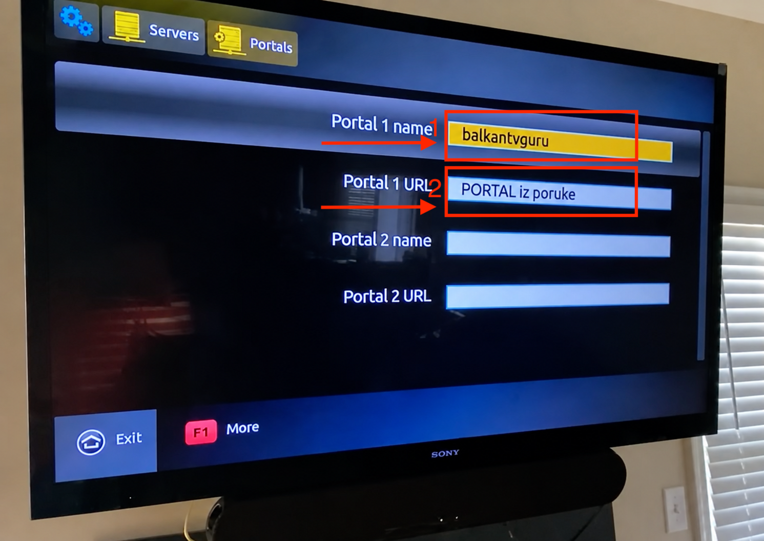 Ekran Portals sa označenim poljima za ime portala i za adresu portala.