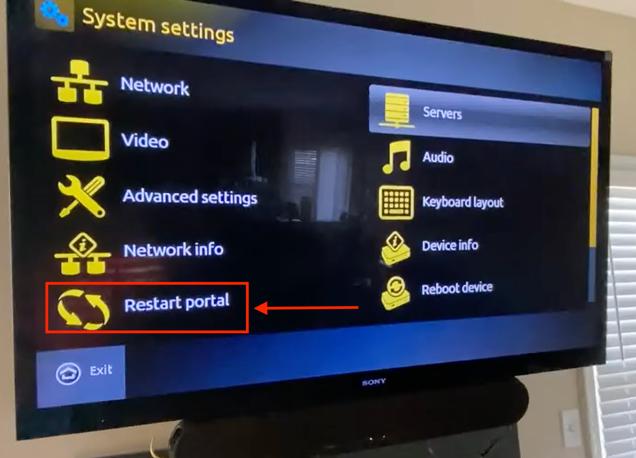 Meni System settings sa označenom stavkom Restart portal.
